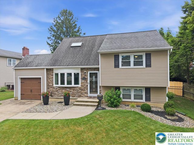 1928 Woodbury Road, Bethlehem City, PA 18017