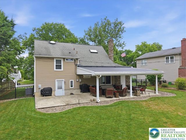1928 Woodbury Road, Bethlehem City, PA 18017