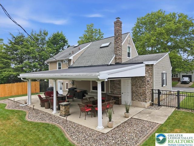 1928 Woodbury Road, Bethlehem City, PA 18017