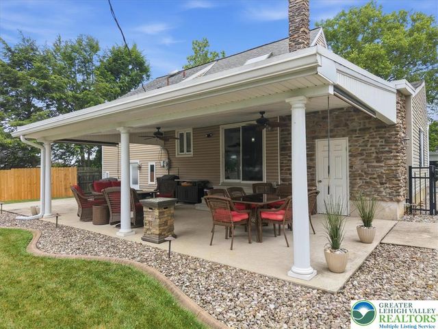 1928 Woodbury Road, Bethlehem City, PA 18017