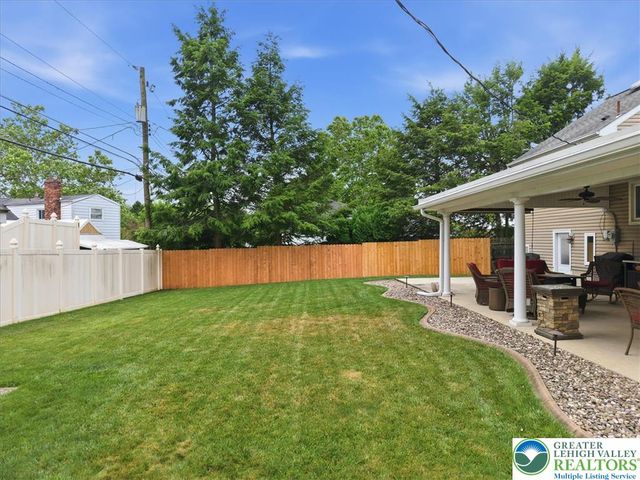 1928 Woodbury Road, Bethlehem City, PA 18017