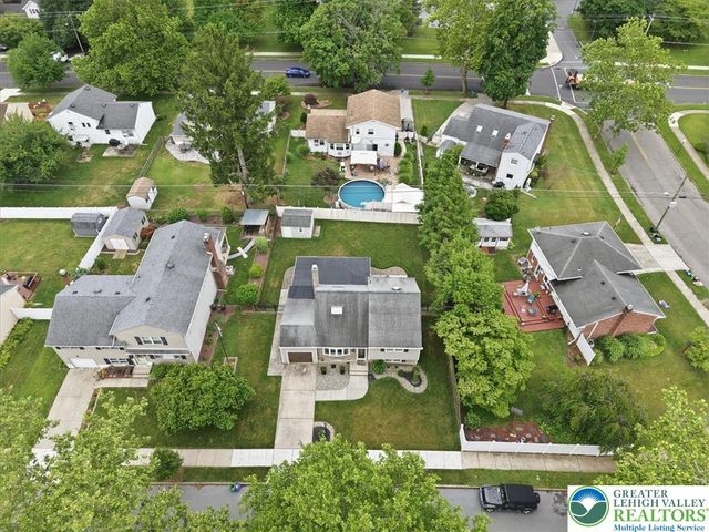 1928 Woodbury Road, Bethlehem City, PA 18017