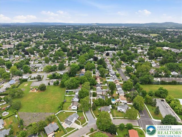 1928 Woodbury Road, Bethlehem City, PA 18017