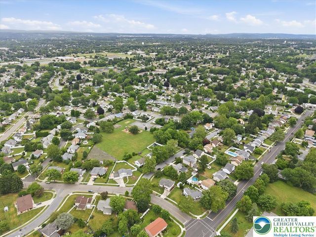 1928 Woodbury Road, Bethlehem City, PA 18017