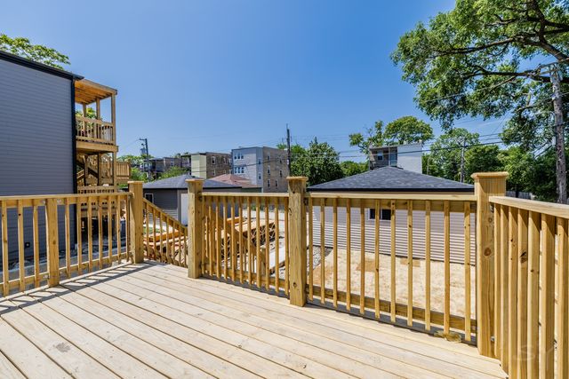 544 N Lawndale Avenue, Chicago, IL 60624