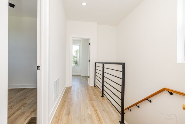 544 N Lawndale Avenue, Chicago, IL 60624
