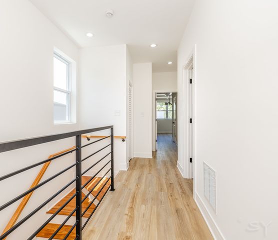 544 N Lawndale Avenue, Chicago, IL 60624