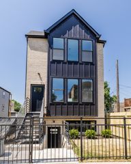 544 N Lawndale Avenue, Chicago, IL 60624