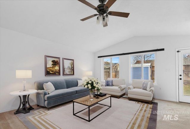 411 Hawthorne St, Nampa, ID 83686