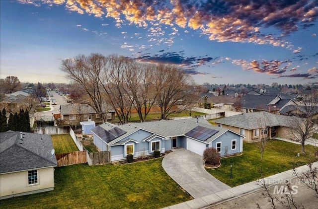 411 Hawthorne St, Nampa, ID 83686