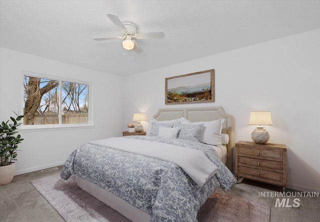 411 Hawthorne St, Nampa, ID 83686