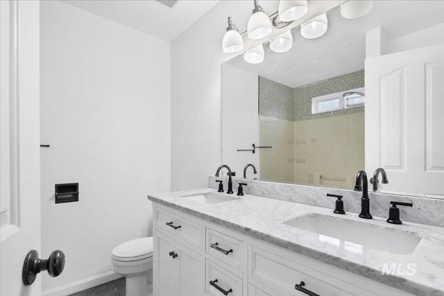 411 Hawthorne St, Nampa, ID 83686