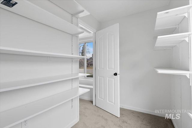 411 Hawthorne St, Nampa, ID 83686