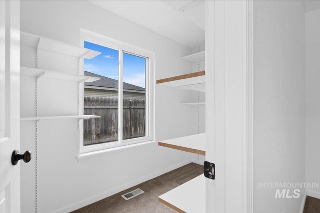 411 Hawthorne St, Nampa, ID 83686