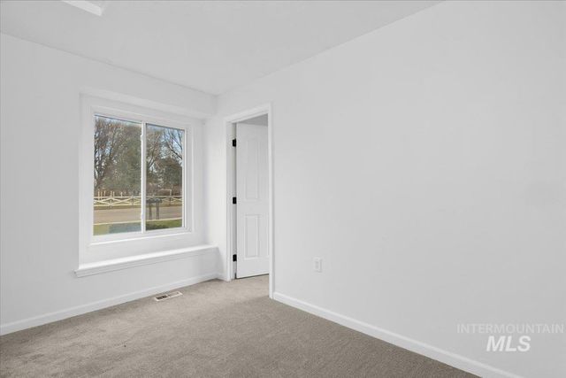 411 Hawthorne St, Nampa, ID 83686