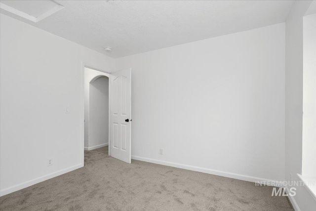 411 Hawthorne St, Nampa, ID 83686