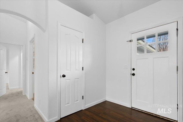 411 Hawthorne St, Nampa, ID 83686