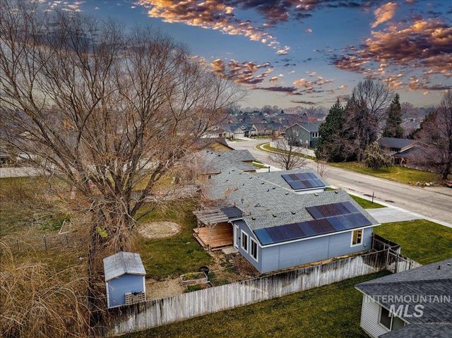 411 Hawthorne St, Nampa, ID 83686