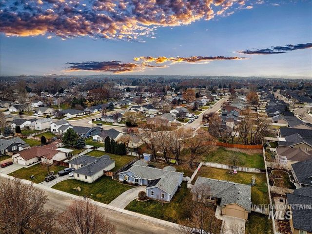 411 Hawthorne St, Nampa, ID 83686