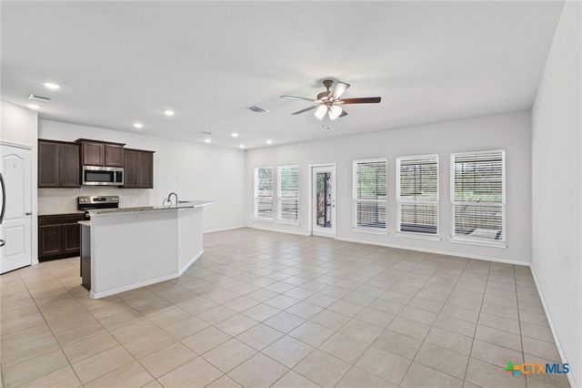 424 Oxford Lane, Troy, TX 76579