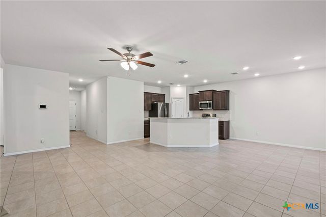 424 Oxford Lane, Troy, TX 76579