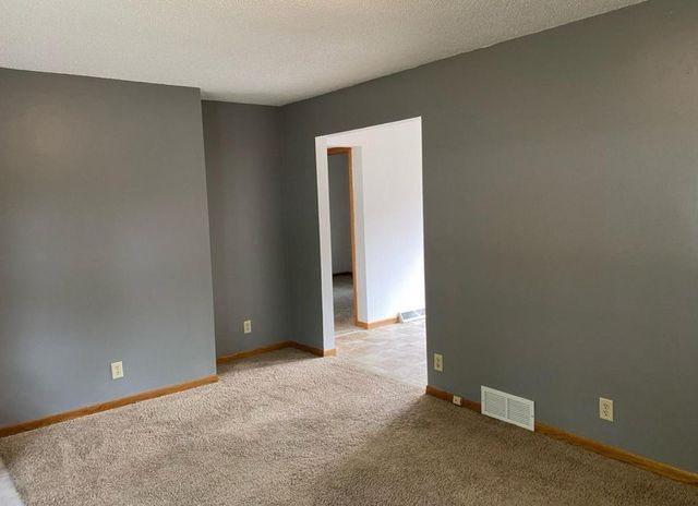 257 18th Avenue N, Hopkins, MN 55343