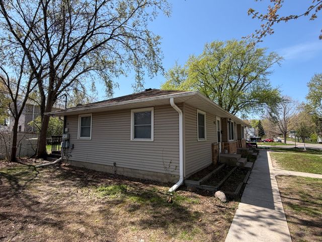 257 18th Avenue N, Hopkins, MN 55343