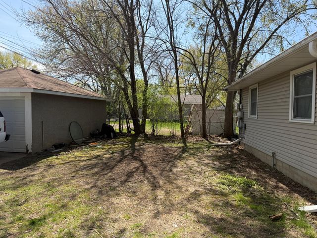 257 18th Avenue N, Hopkins, MN 55343