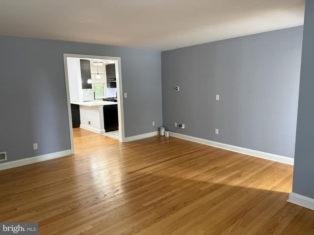 6018 EDMONDSON AVE, Catonsville, MD 21228