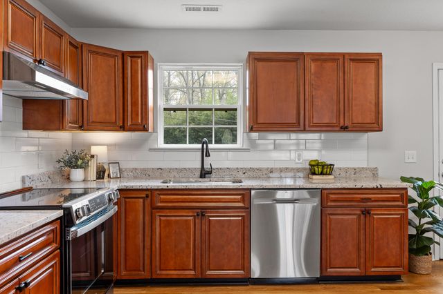 124 Headlyn Drive, Hixson, TN 37343