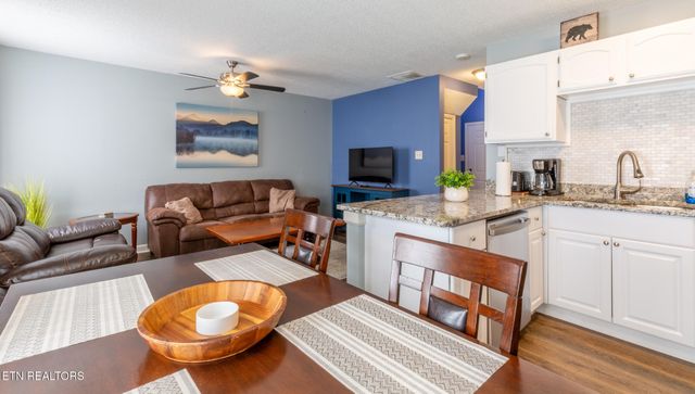1307 Mountain Meadows Way, Sevierville, TN 37862