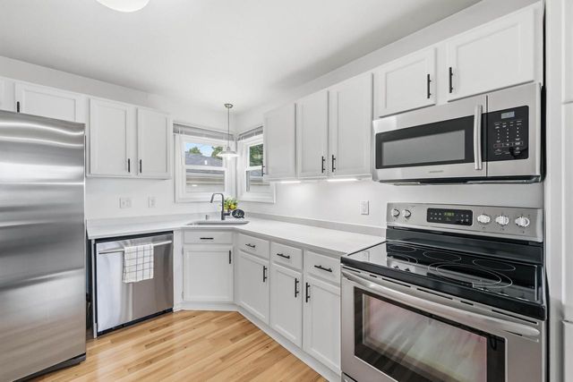 733 9th STREET, Grafton, WI 53024