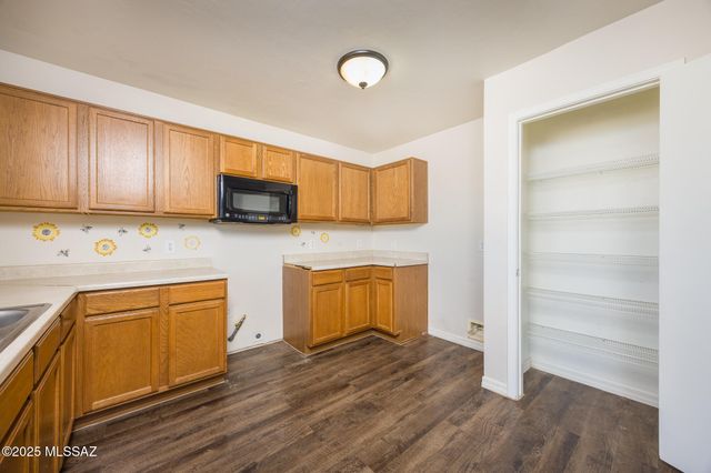 8296 W Redshank Drive, Tucson, AZ 85757