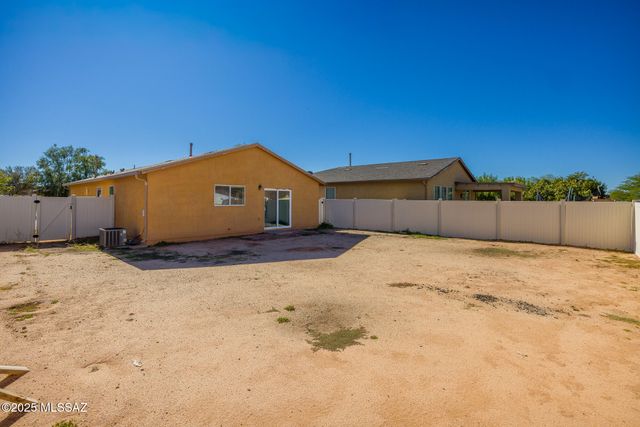 8296 W Redshank Drive, Tucson, AZ 85757