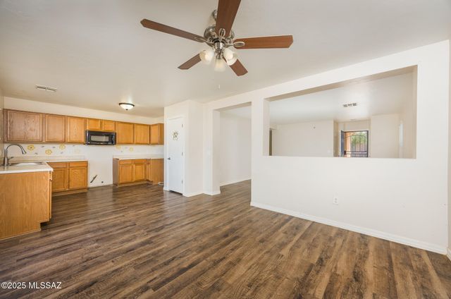 8296 W Redshank Drive, Tucson, AZ 85757