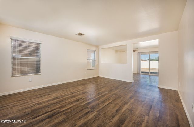 8296 W Redshank Drive, Tucson, AZ 85757