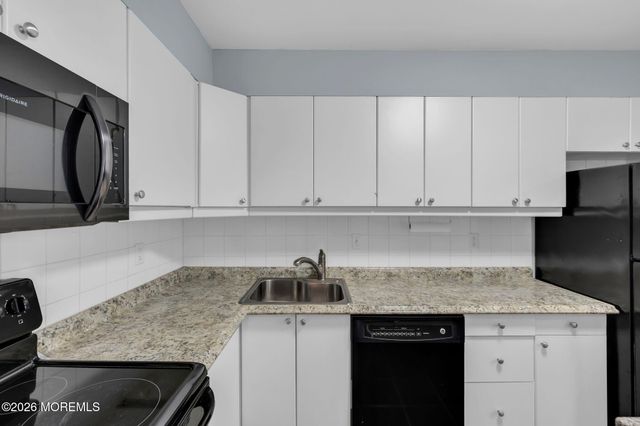 54 Ellen Heath Drive 54, Matawan, NJ 07747