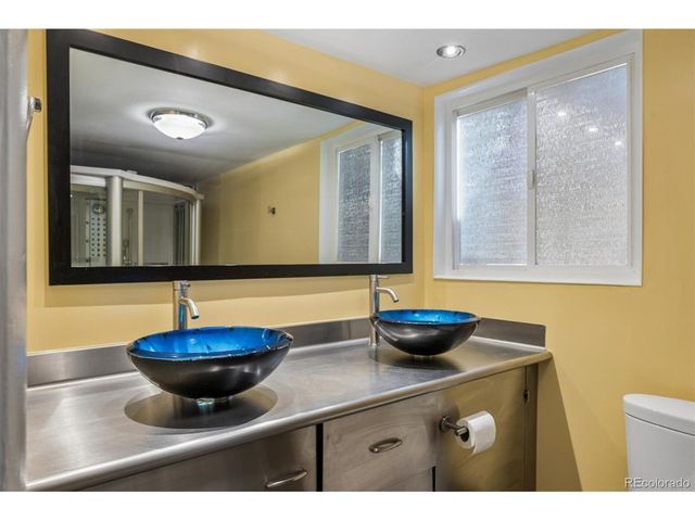 20 Gray St, Lakewood, CO 80226