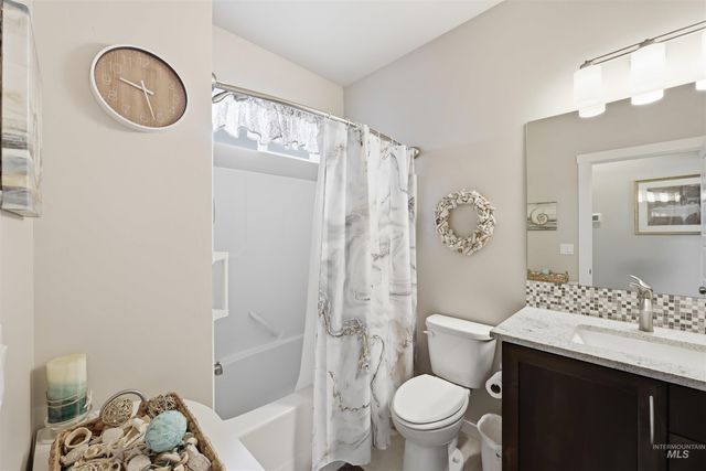 3706 S Greenbrier, Nampa, ID 83686