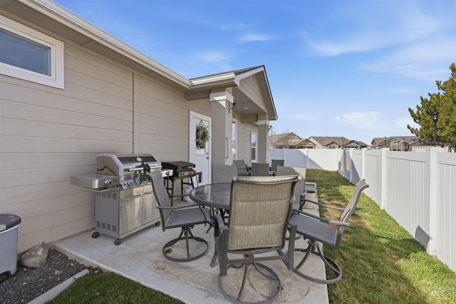 3706 S Greenbrier, Nampa, ID 83686