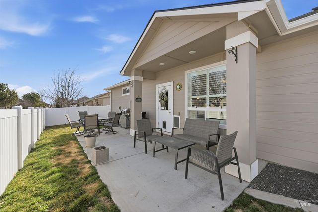 3706 S Greenbrier, Nampa, ID 83686