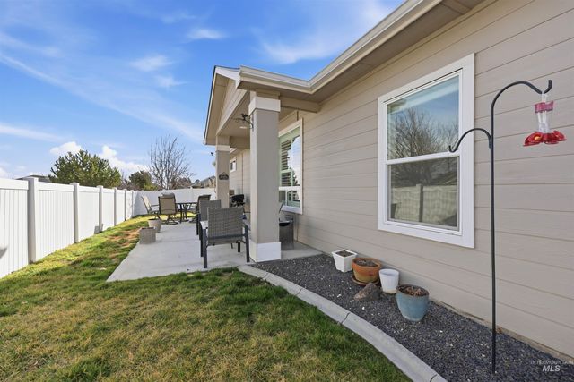 3706 S Greenbrier, Nampa, ID 83686