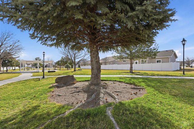 3706 S Greenbrier, Nampa, ID 83686