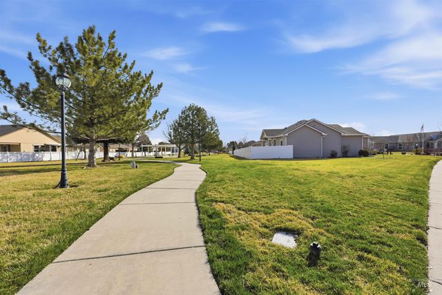 3706 S Greenbrier, Nampa, ID 83686