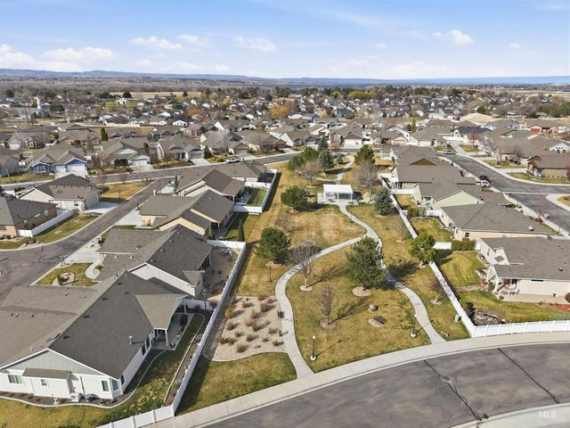 3706 S Greenbrier, Nampa, ID 83686