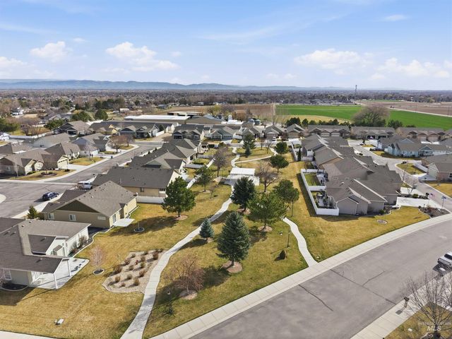 3706 S Greenbrier, Nampa, ID 83686