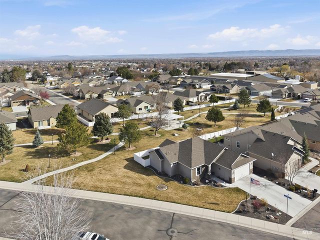 3706 S Greenbrier, Nampa, ID 83686