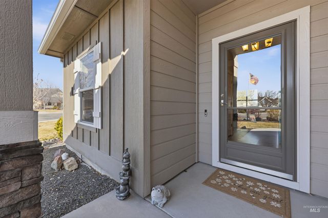 3706 S Greenbrier, Nampa, ID 83686