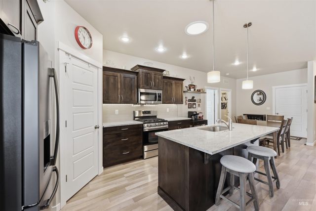 3706 S Greenbrier, Nampa, ID 83686