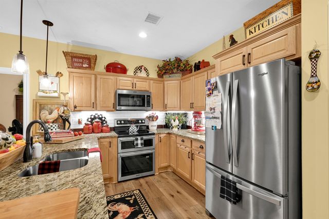 4965 N Indian Oak St, Bel Aire, KS 67226